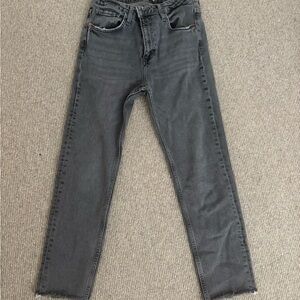 Zara Gray distressed cropped Jeans